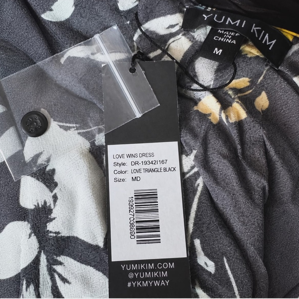 NWT Size MED. ✨ Yumi Kim “Love Wins” Wrap Dress in Love Triangle Black ✨ - Picture 8 of 11
